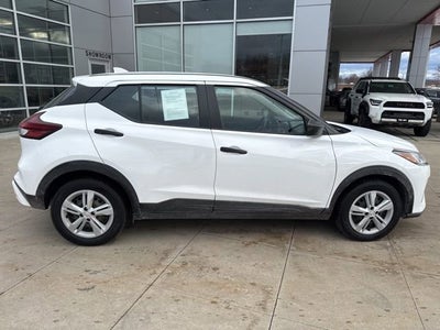 2022 Nissan Kicks S FWD