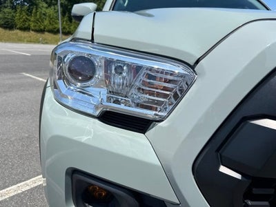 2022 Toyota Tacoma Base