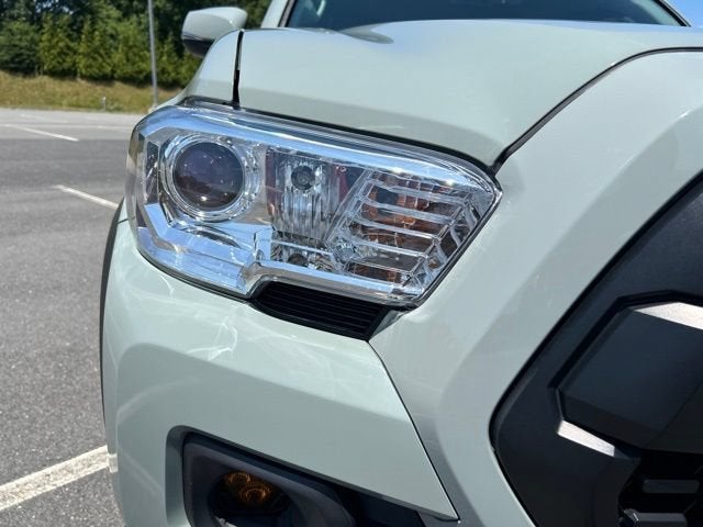 2022 Toyota Tacoma Base