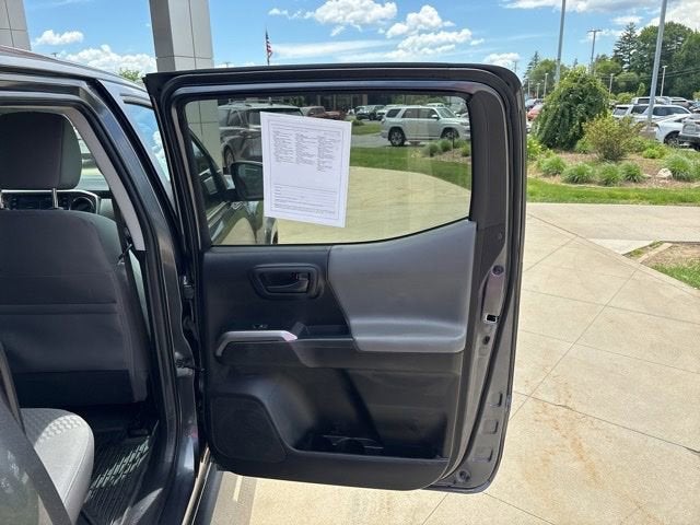 2023 Toyota Tacoma SR5 Double Cab 5' Bed V6 AT