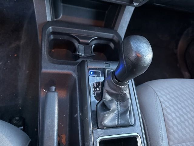 2023 Toyota Tacoma SR Double Cab 5' Bed V6 AT