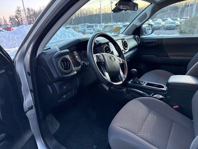 2023 Toyota Tacoma SR Double Cab 5' Bed V6 AT