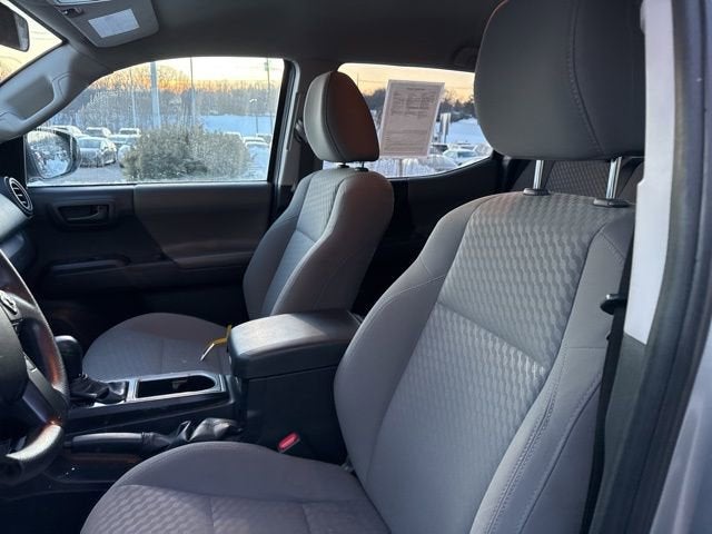 2023 Toyota Tacoma SR Double Cab 5' Bed V6 AT