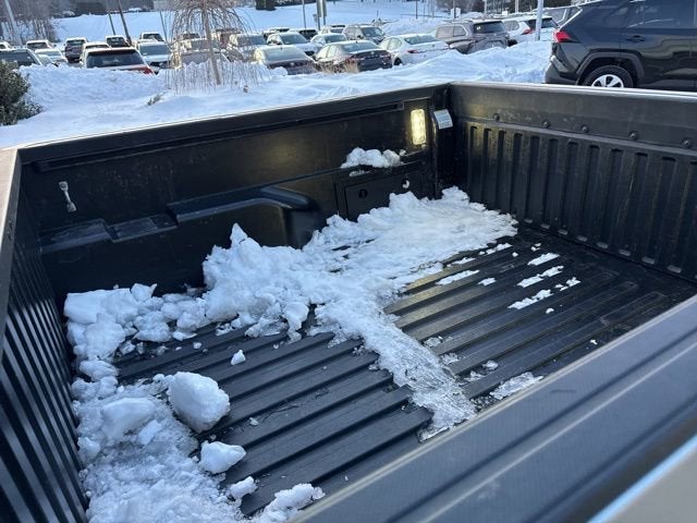 2023 Toyota Tacoma SR Double Cab 5' Bed V6 AT