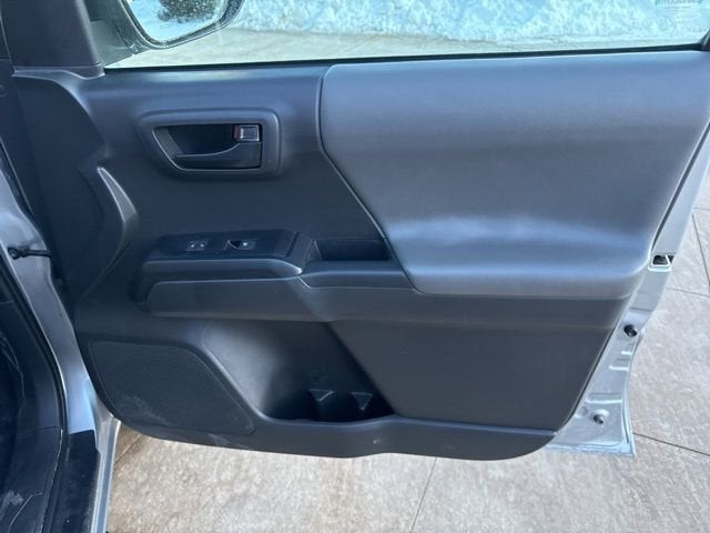 2023 Toyota Tacoma SR Double Cab 5' Bed V6 AT