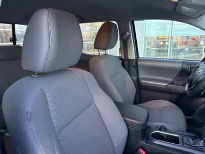 2023 Toyota Tacoma SR Double Cab 5' Bed V6 AT