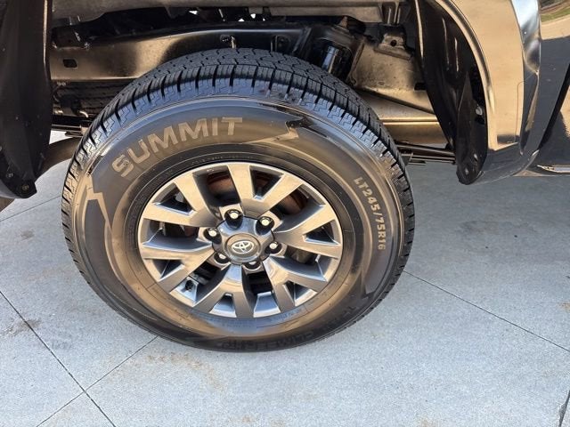 2023 Toyota Tacoma SR5 Double Cab 5' Bed V6 AT