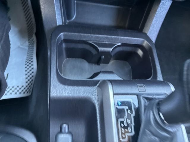 2023 Toyota Tacoma SR5 Double Cab 5' Bed V6 AT