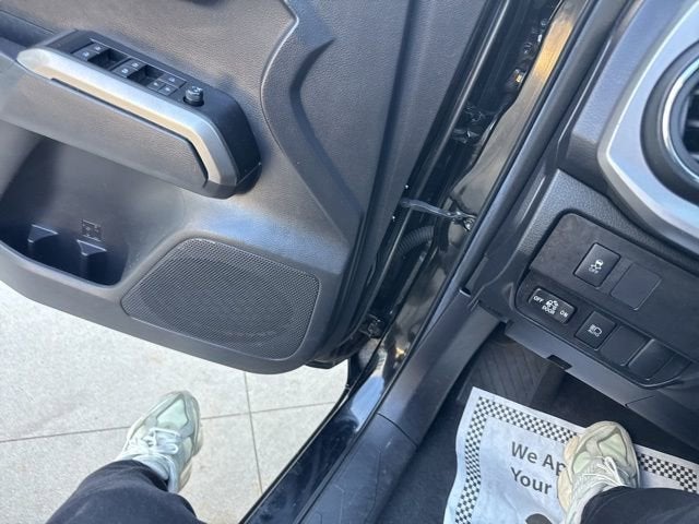 2023 Toyota Tacoma SR5 Double Cab 5' Bed V6 AT