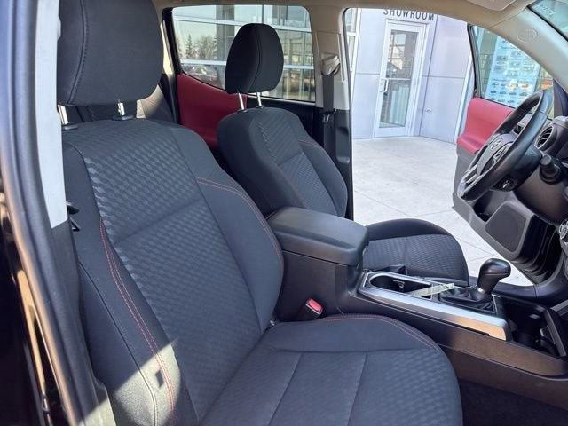 2023 Toyota Tacoma SR5 Double Cab 5' Bed V6 AT