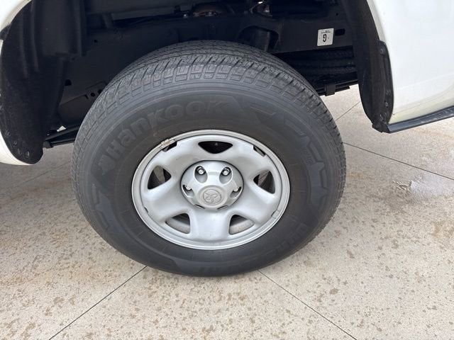 2023 Toyota Tacoma SR Double Cab 5' Bed V6 AT