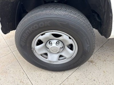 2023 Toyota Tacoma SR Double Cab 5' Bed V6 AT