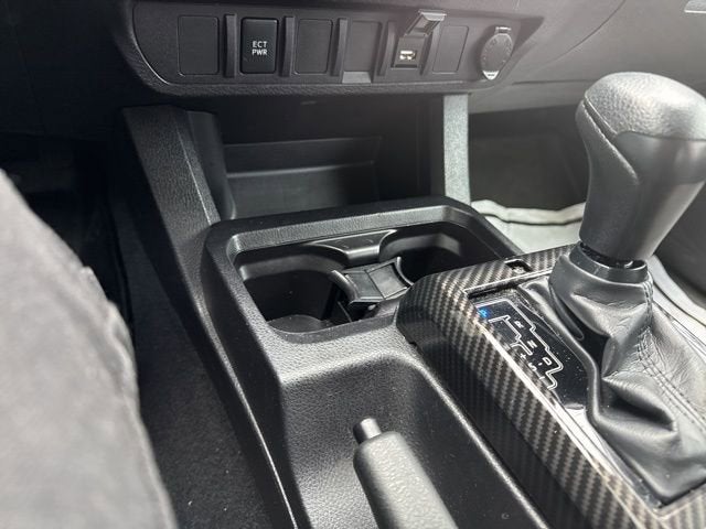 2023 Toyota Tacoma SR Double Cab 5' Bed V6 AT