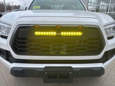 2023 Toyota Tacoma SR Double Cab 5' Bed V6 AT