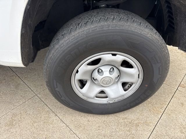 2023 Toyota Tacoma SR Double Cab 5' Bed V6 AT