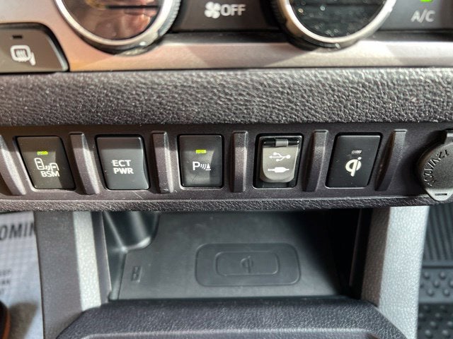 2017 Toyota Tacoma Limited Double Cab 5' Bed V6 4x4 AT