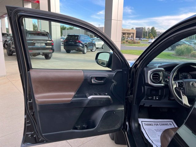 2017 Toyota Tacoma Limited Double Cab 5' Bed V6 4x4 AT