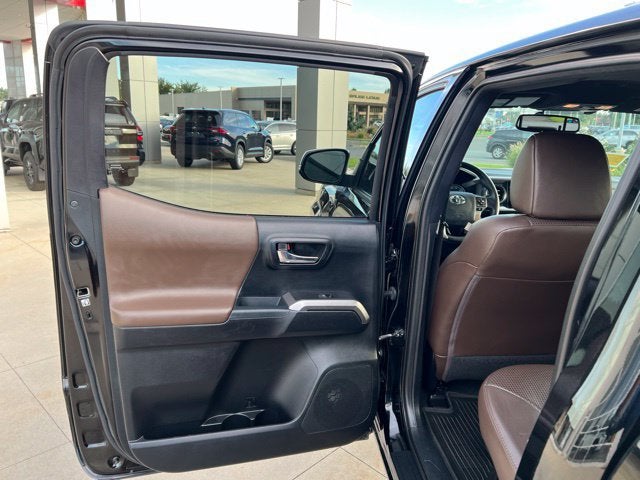 2017 Toyota Tacoma Limited Double Cab 5' Bed V6 4x4 AT