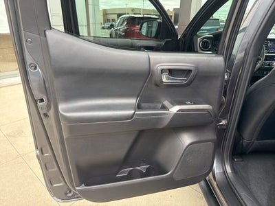 2022 Toyota Tacoma Limited Double Cab 5' Bed V6 AT