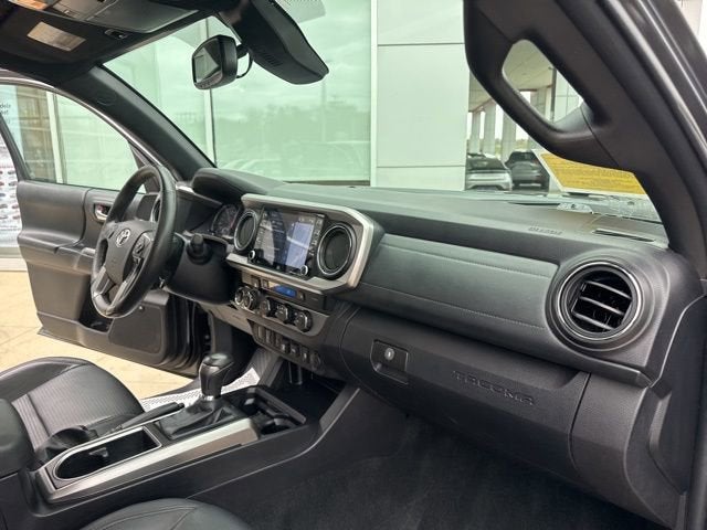 2022 Toyota Tacoma Limited Double Cab 5' Bed V6 AT