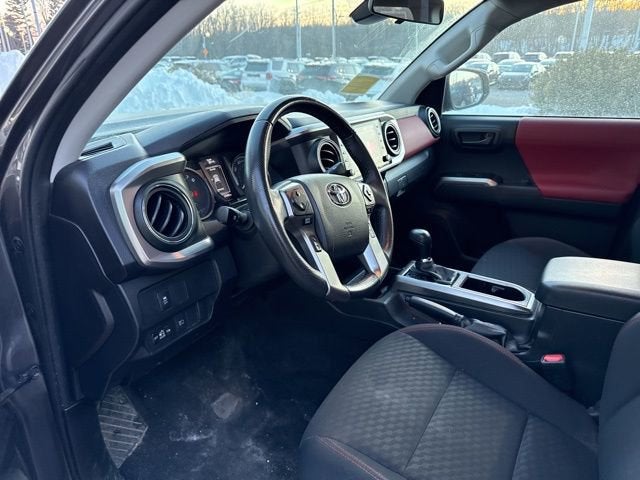 2023 Toyota Tacoma SR Double Cab 5' Bed I4 AT