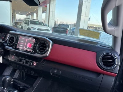 2023 Toyota Tacoma SR Double Cab 5' Bed I4 AT