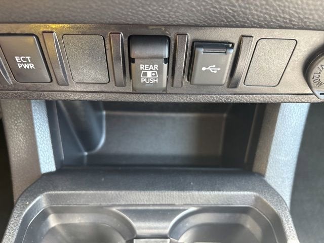2023 Toyota Tacoma SR5 Double Cab 5' Bed V6 AT