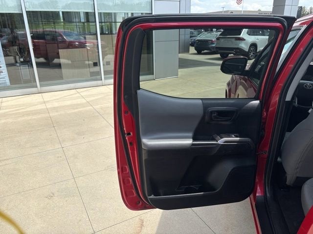 2023 Toyota Tacoma SR5 Double Cab 5' Bed V6 AT