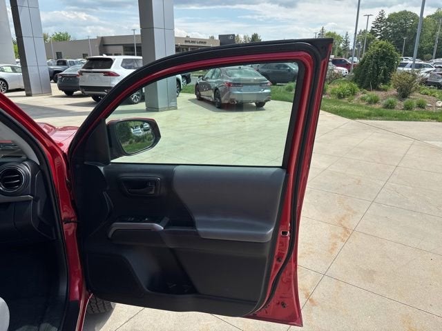 2023 Toyota Tacoma SR5 Double Cab 5' Bed V6 AT