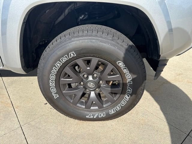 2023 Toyota Tacoma SR5 Double Cab 5' Bed V6 AT