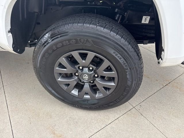 2023 Toyota Tacoma SR5 Double Cab 5' Bed V6 AT