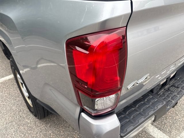 2021 Toyota Tacoma SR Double Cab 5' Bed V6 AT