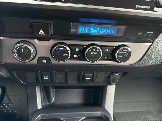 2023 Toyota Tacoma SR Double Cab 5' Bed V6 AT