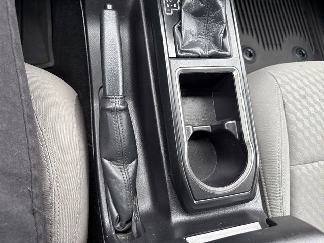 2023 Toyota Tacoma SR Double Cab 5' Bed V6 AT