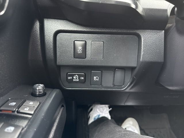 2023 Toyota Tacoma SR Double Cab 5' Bed V6 AT