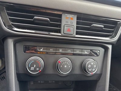 2022 Volkswagen Taos SE FWD