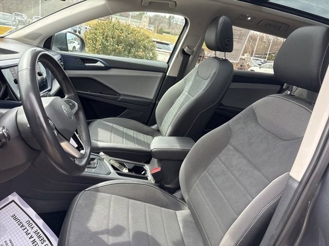 2022 Volkswagen Taos SE FWD