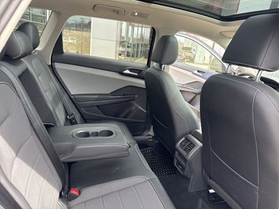 2022 Volkswagen Taos SE FWD