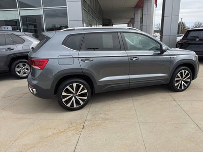 2022 Volkswagen Taos SE FWD