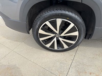 2022 Volkswagen Taos SE FWD