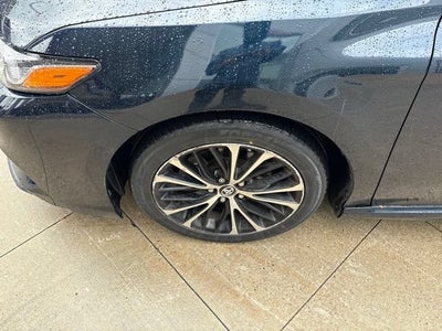 2018 Toyota Camry SE Auto