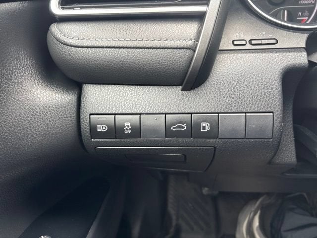 2018 Toyota Camry SE Auto
