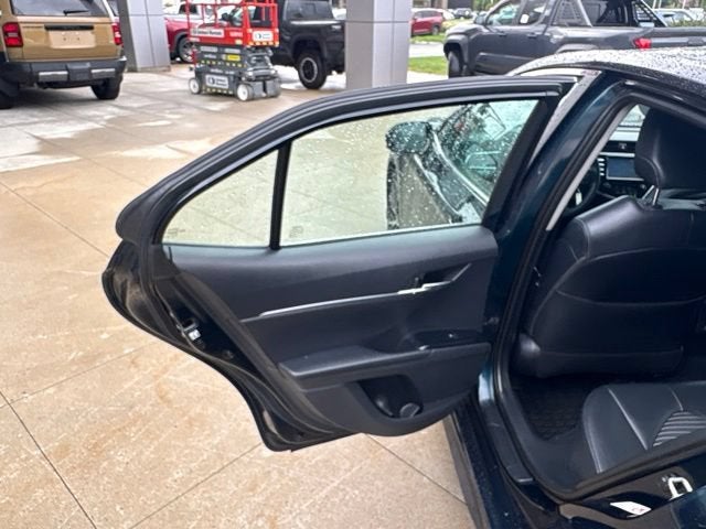 2018 Toyota Camry SE Auto