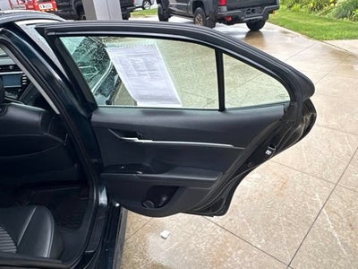 2018 Toyota Camry SE Auto