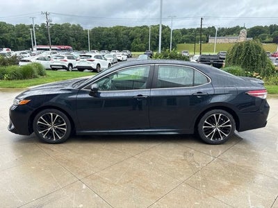2018 Toyota Camry SE Auto