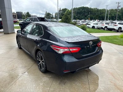 2018 Toyota Camry SE Auto
