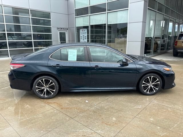 2018 Toyota Camry SE Auto