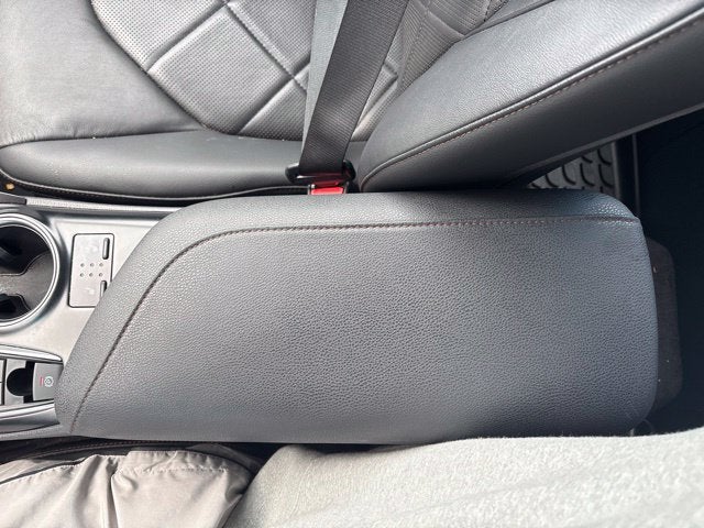 2018 Toyota Camry Hybrid Base