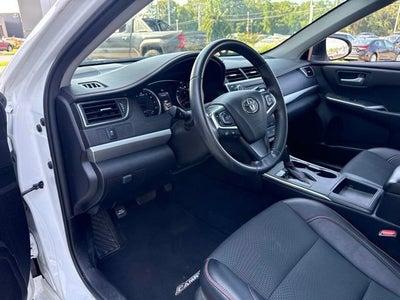 2017 Toyota Camry SE Auto