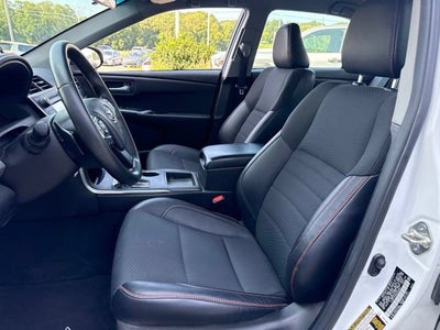 2017 Toyota Camry SE Auto